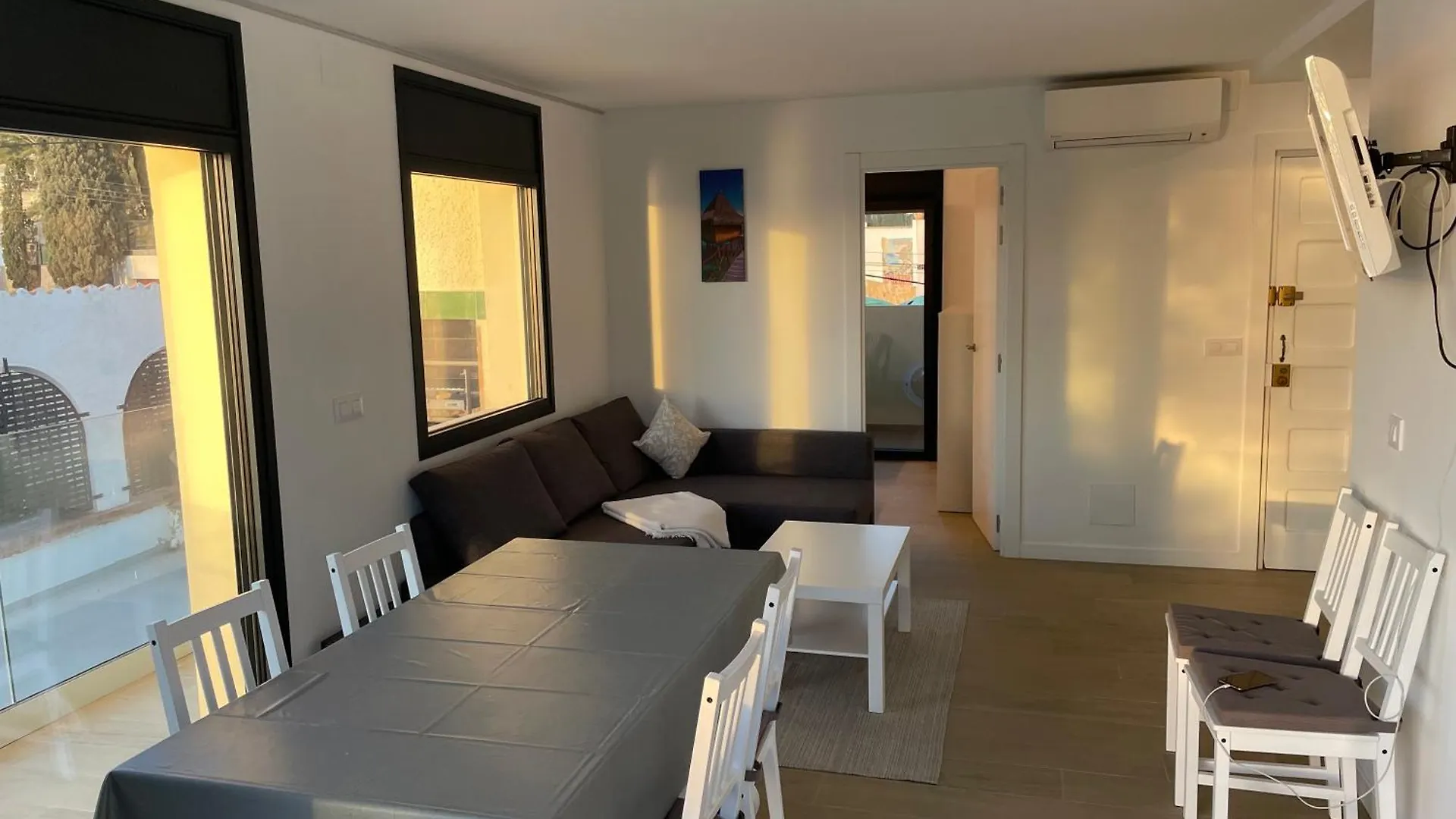 Veuras El Mar - Madrague Beach Apartment 14 Roses 0*,  Spain